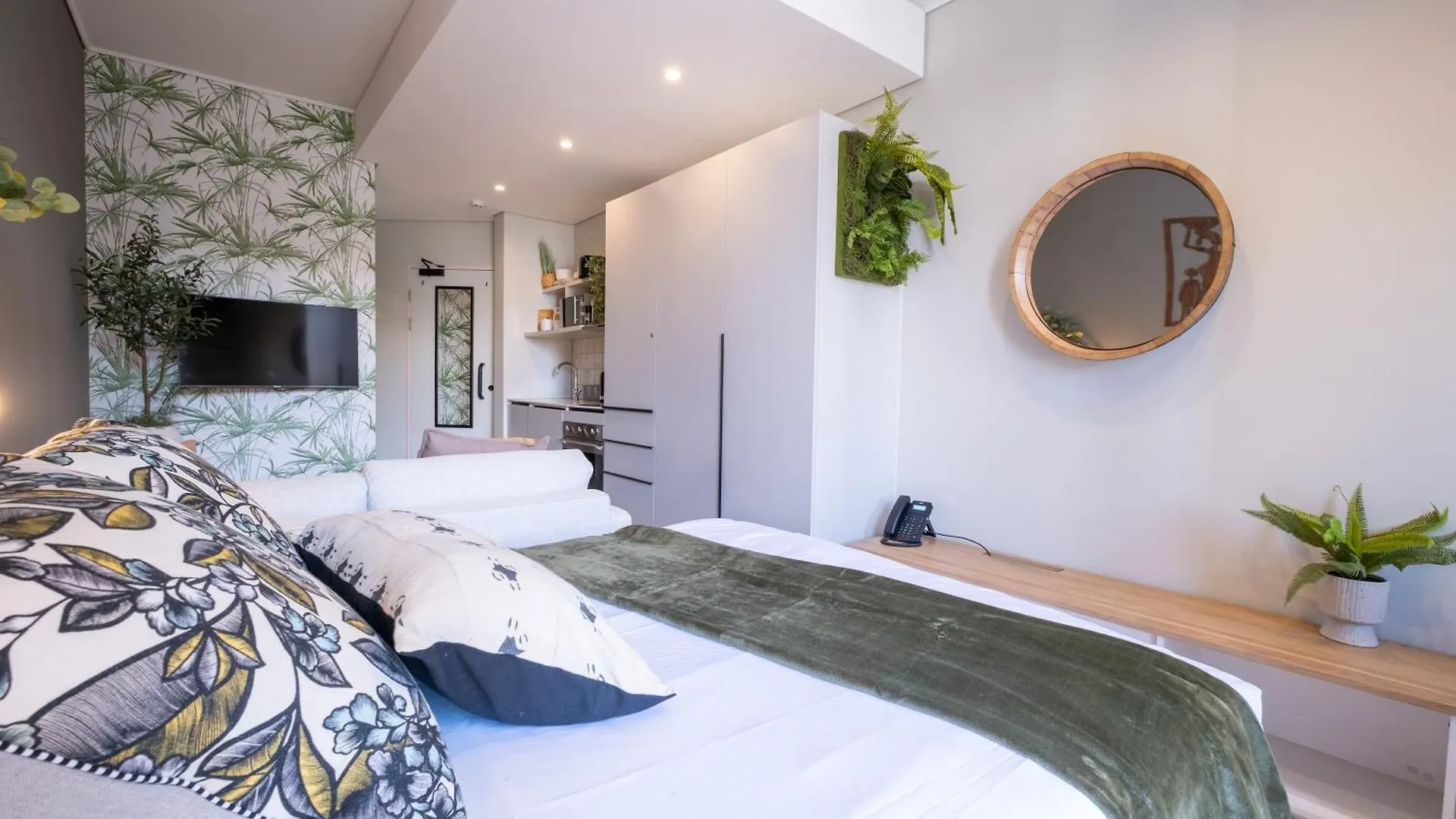 The Rose 610 - Lux Studio Apartment With Rooftop Pool Cape Town