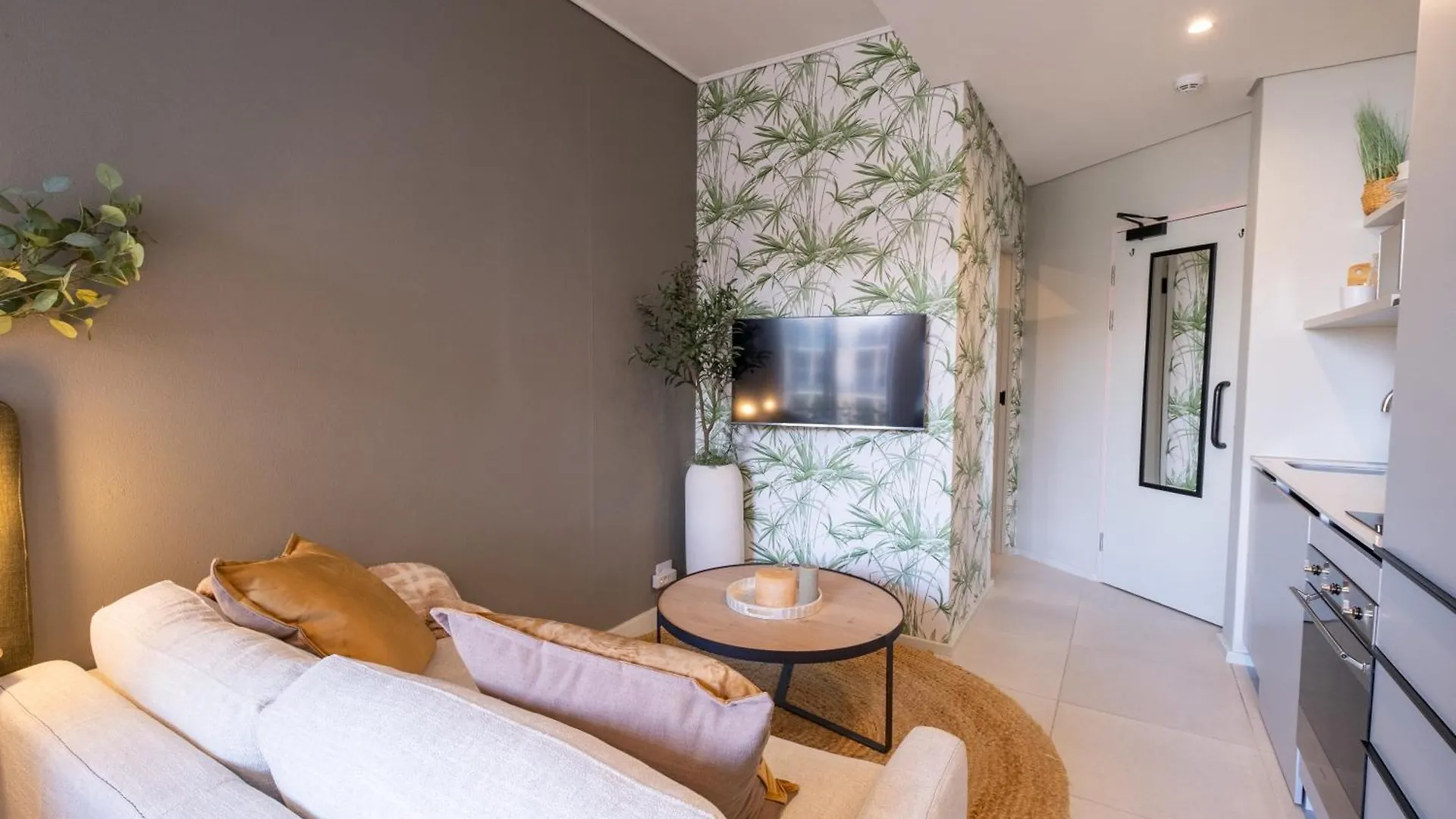 The Rose 610 - Lux Studio Apartment With Rooftop Pool Cape Town