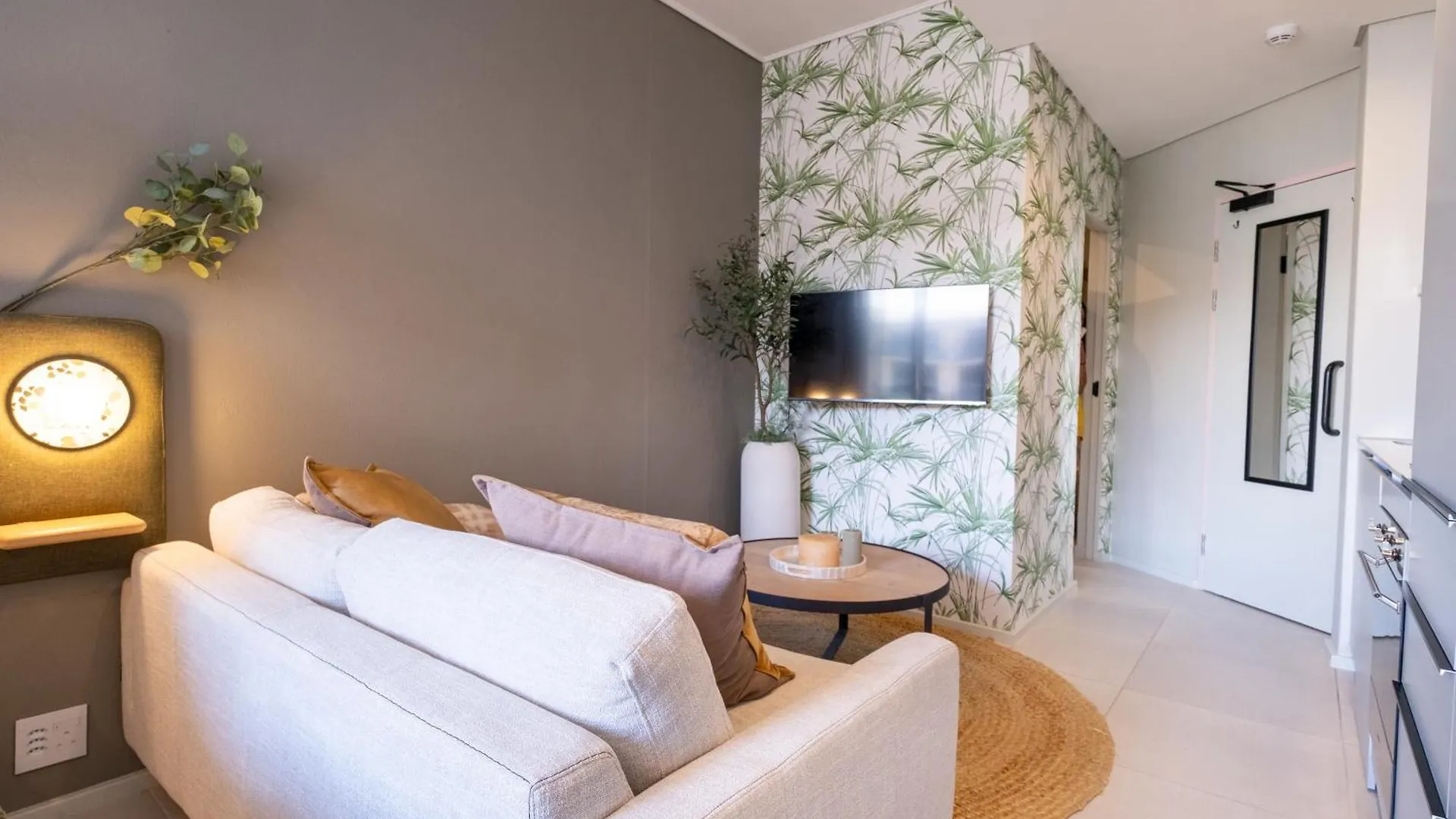 The Rose 610 - Lux Studio Apartment With Rooftop Pool Cape Town